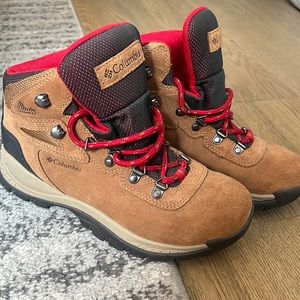 Columbia womens hiking boots